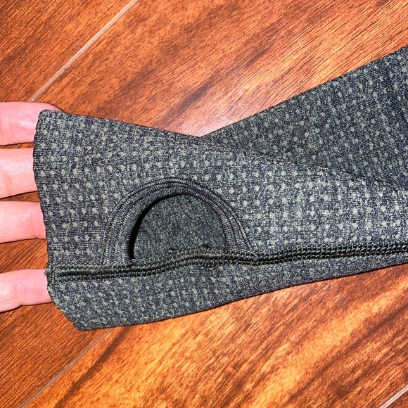 Gymshark 1/4 zip dark green long sleeve - Picture 4 of 4